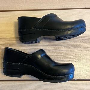 Dansko professional clogs 39